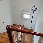 Daire Helene Hohenems, 4-12 P, Haus, 4 Schlafzimmer, Kueche, Parkplatz, Garten, Wifi Hohenems