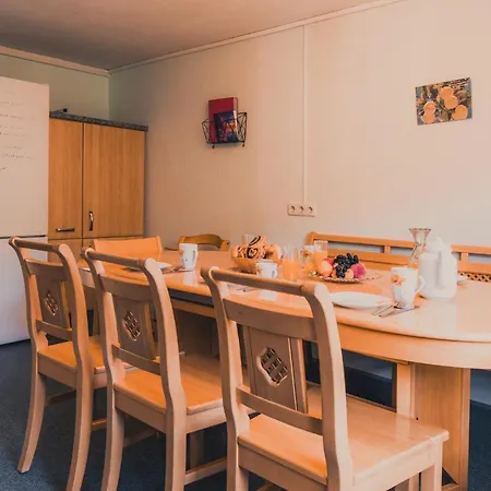 Helene Hohenems, 4-12 P, Haus, 4 Schlafzimmer, Kueche, Parkplatz, Garten, Wifi * Hohenems