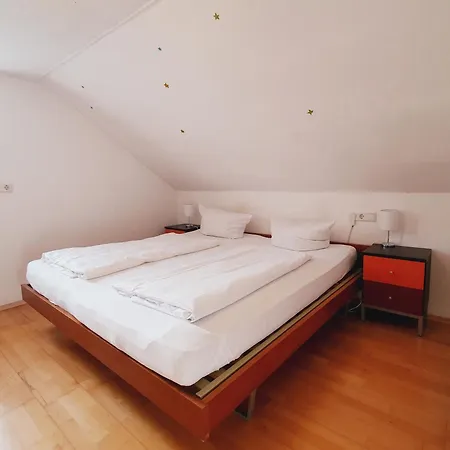 Helene Hohenems, 4-12 P, Haus, 4 Schlafzimmer, Kueche, Parkplatz, Garten, Wifi شقة *