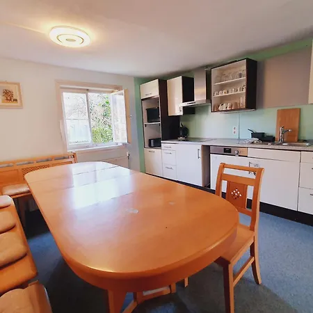 Helene Hohenems, 4-12 P, Haus, 4 Schlafzimmer, Kueche, Parkplatz, Garten, Wifi * Hohenems