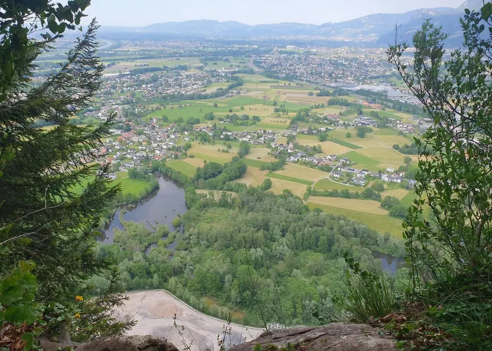 Appartement Helene Hohenems, 4-12 P, Haus, 4 Schlafzimmer, Kueche, Parkplatz, Garten, Wifi *