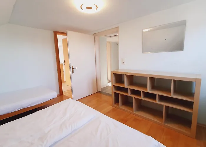 Appartement Helene Hohenems, 4-12 P, Haus, 4 Schlafzimmer, Kueche, Parkplatz, Garten, Wifi