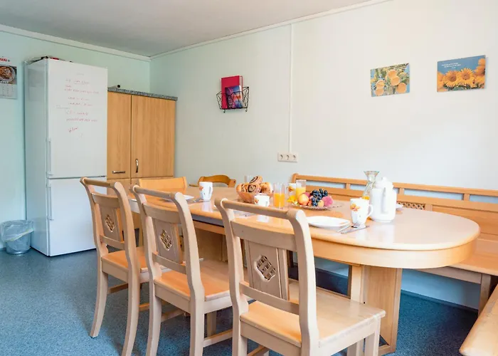 Appartement Helene Hohenems, 4-12 P, Haus, 4 Schlafzimmer, Kueche, Parkplatz, Garten, Wifi *