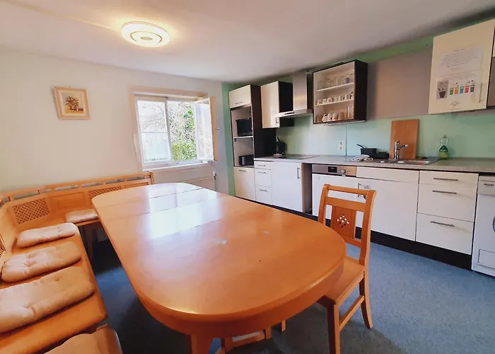 Helene Hohenems, 4-12 P, Haus, 4 Schlafzimmer, Kueche, Parkplatz, Garten, Wifi * Hohenems